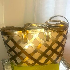 Women’s (MK)tote bag 💼 💛